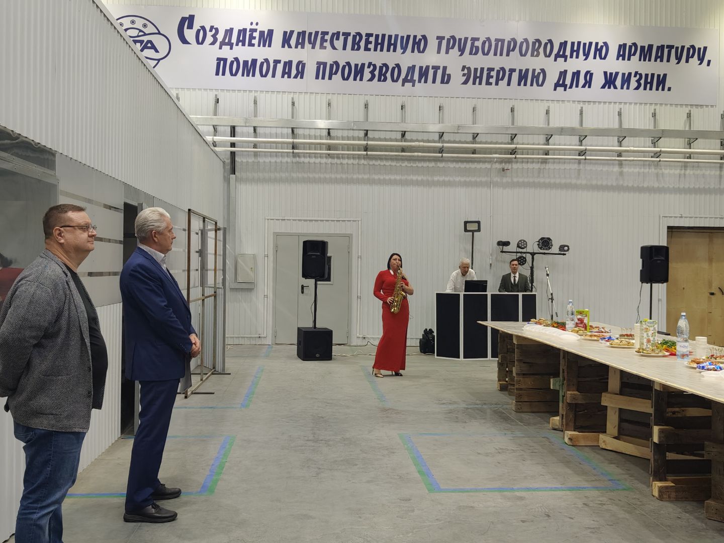 Поздравляем всех девушек, женщин с Международным женским днем!